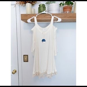 Pinkblush flowy top with tags